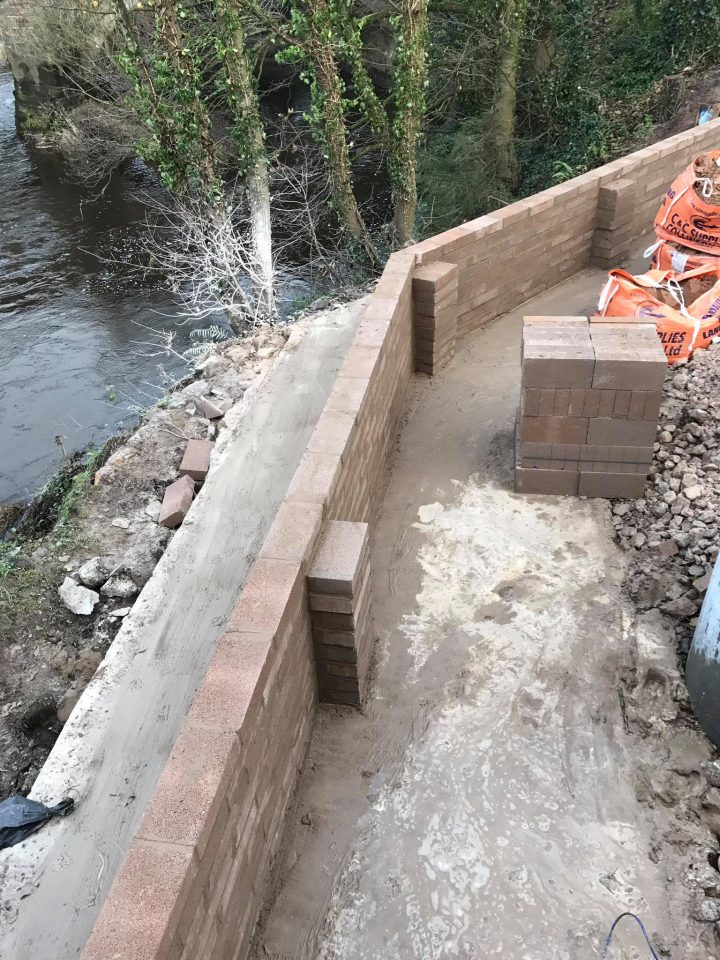 FLOOD DEFENCE Cowley Construction